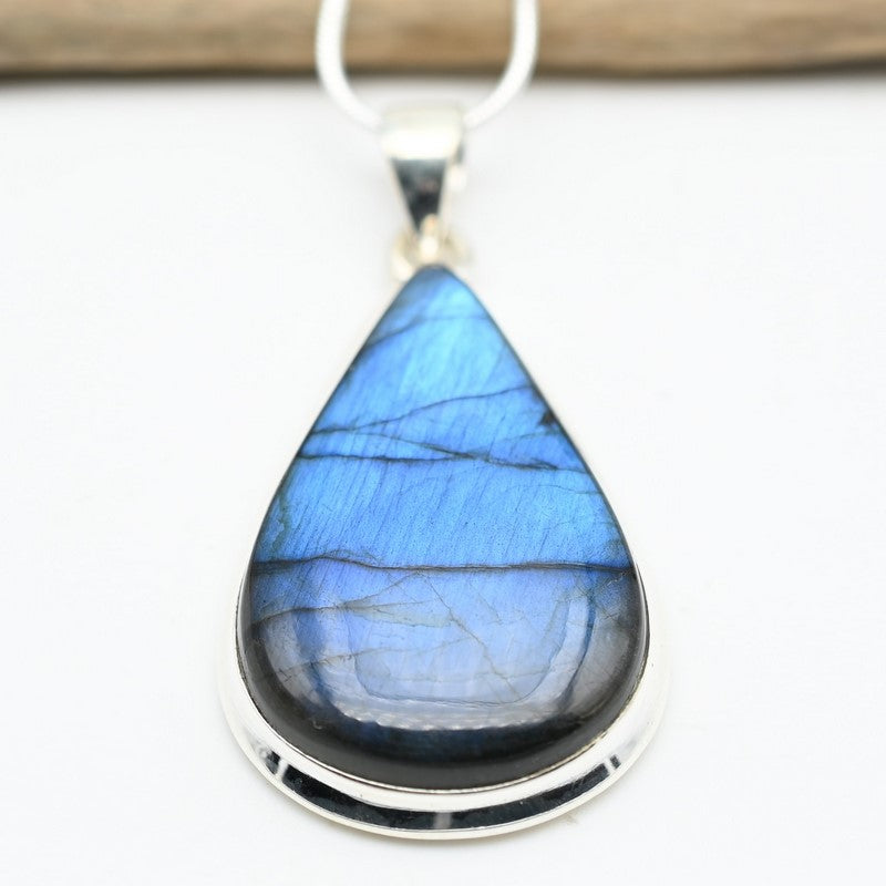 Pendentif "Protection" en Labradorite Ref : Lab5