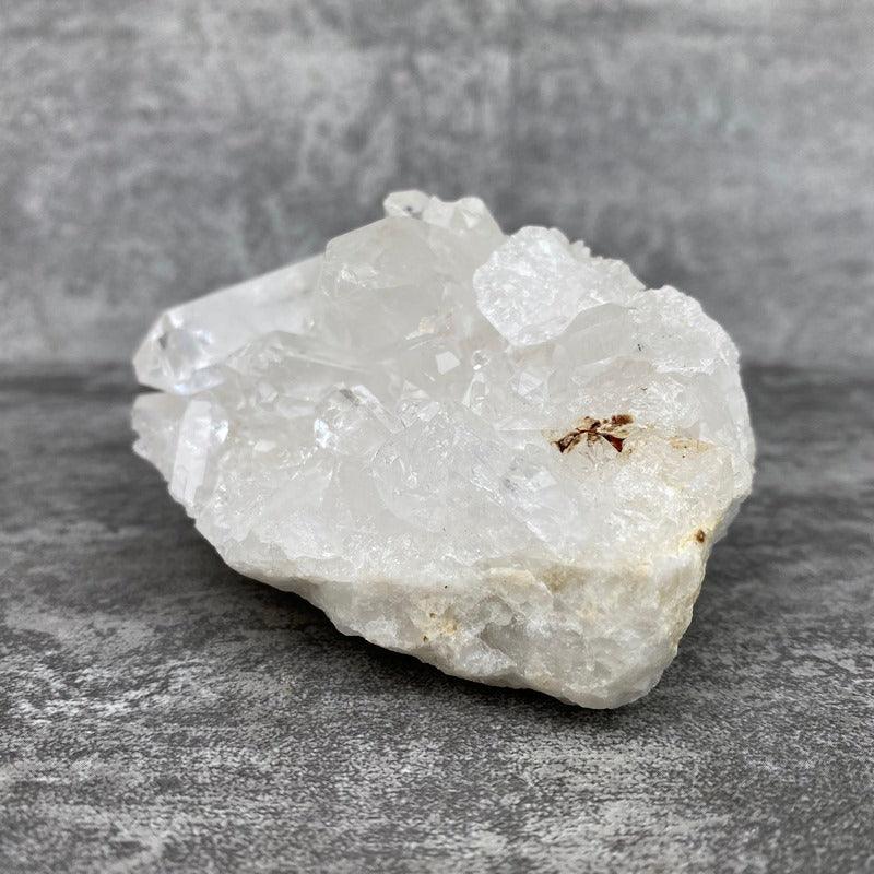 Amas de cristal de roche (259g) Réf : DRU15 - lespierresdubienetre