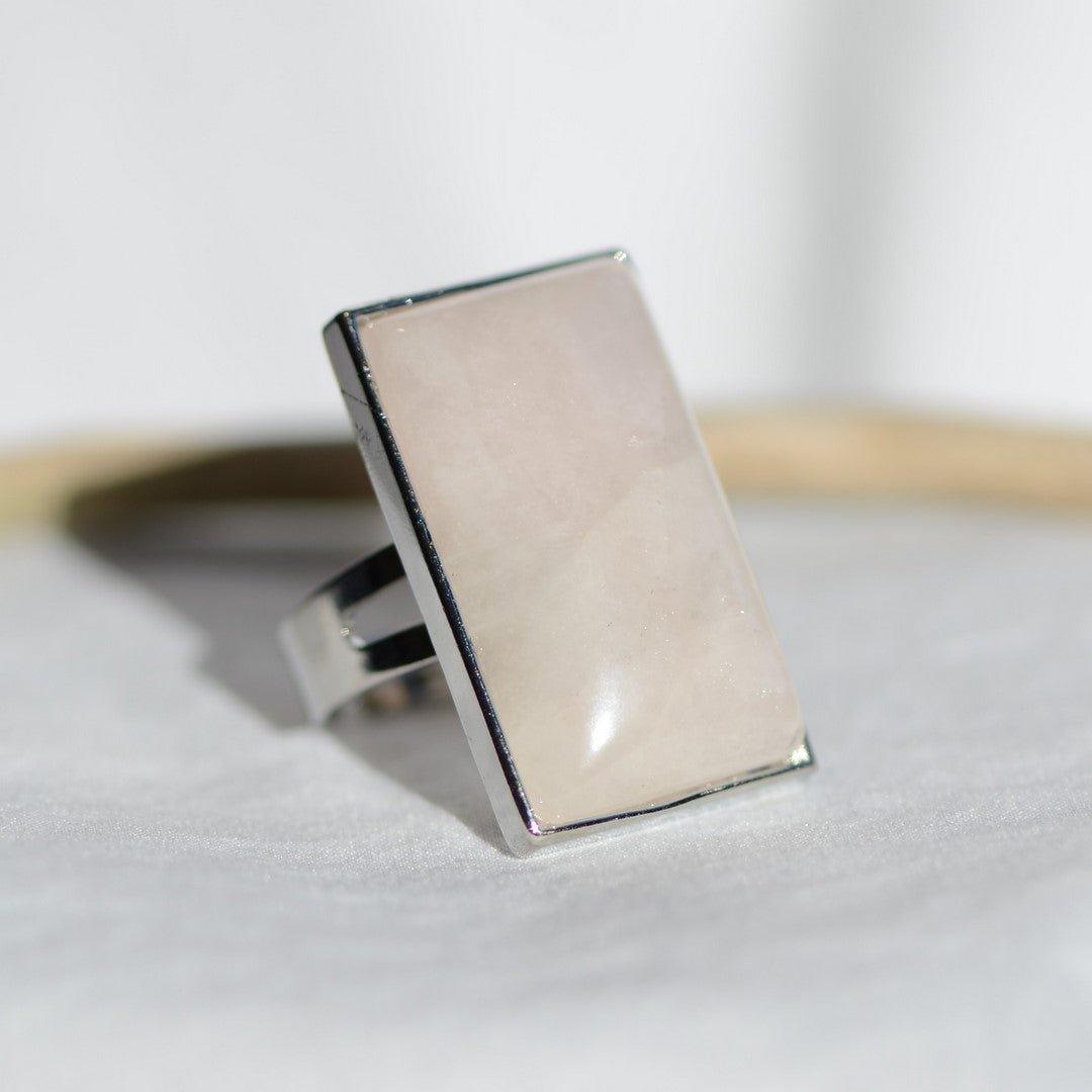 Bague "Amour" Cabochon Rectangle en Quartz Rose - lespierresdubienetre