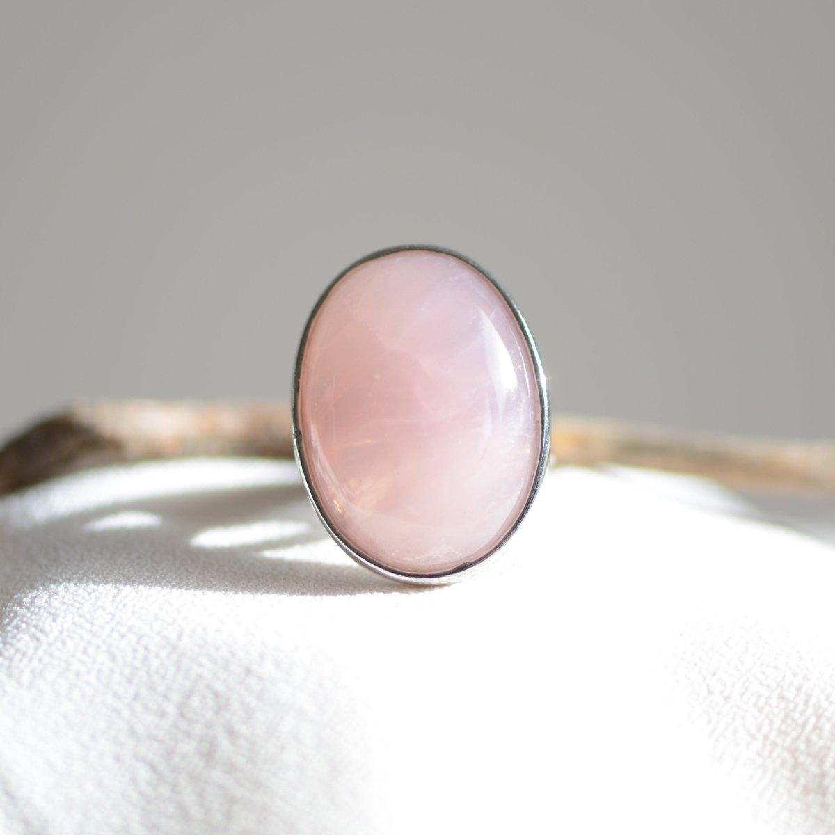 Bague "Amour" Ovale en Quartz Rose (réglable) - lespierresdubienetre