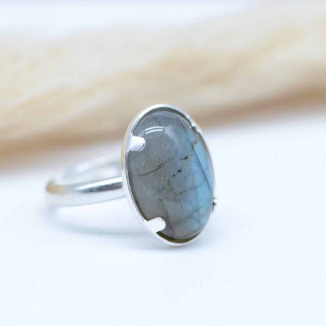 Bague "Protection" en Labradorite & Argent 925 Ovale - lespierresdubienetre