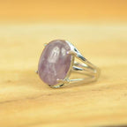 Bague "Sagesse" Cabochon ovale en Améthyste (réglable) - lespierresdubienetre