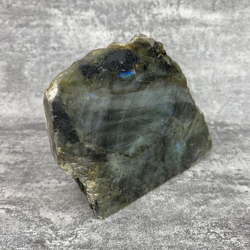 Bloc de Labradorite SEMI POLI (581g) AB Réf : LMGSP16 - lespierresdubienetre