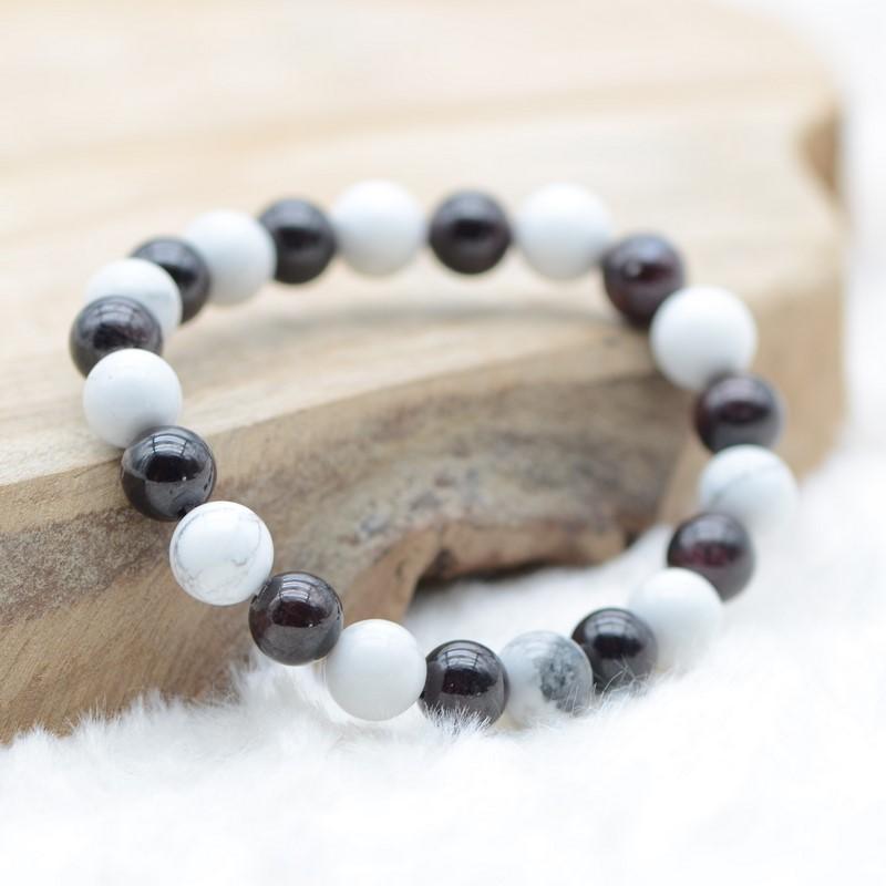 Bracelet "Patience et Assurance" Mix en Howlite & Grenat - lespierresdubienetre