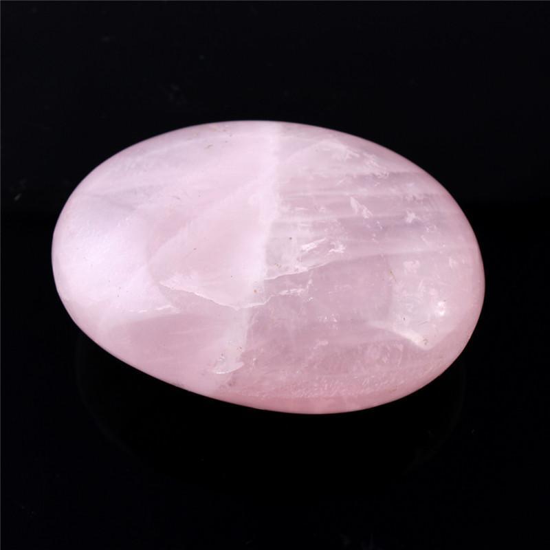 Galet "Amour" en Quartz Rose - lespierresdubienetre