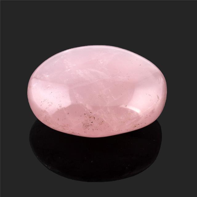 Galet "Amour" en Quartz Rose - lespierresdubienetre