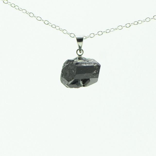 Pendentif "Absorption" en Tourmaline Noire Brut - lespierresdubienetre